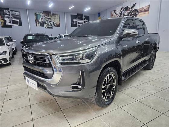 TOYOTA HILUX 2.8 SRX 4X4 CD 16V DIESEL 4P AUTOMÁTICO TOYOTA HILUX 2.8 SRX 4X4 CD 16V DIESEL 4P AUTOMÁTICO